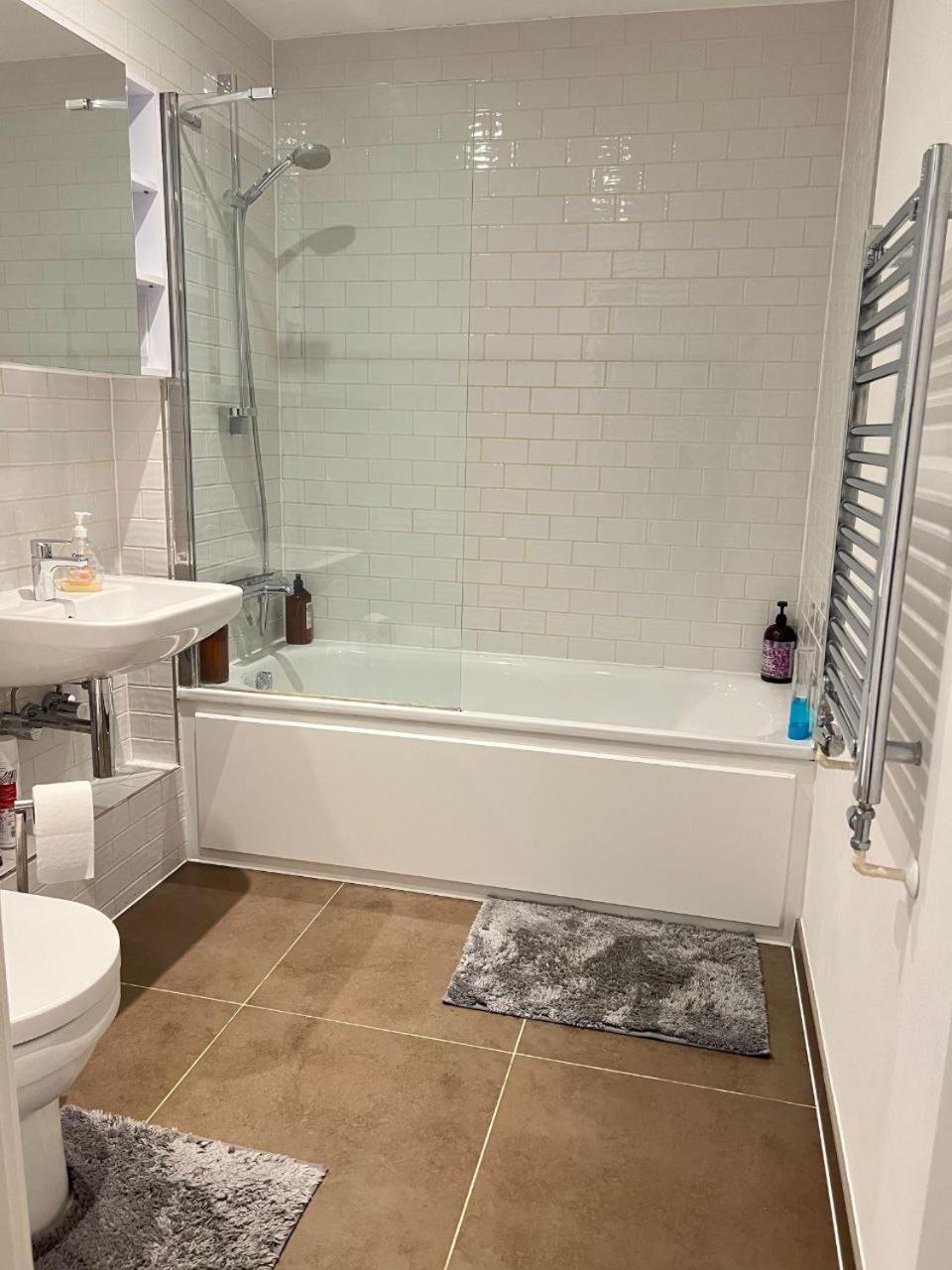 Appartamento Lovely 1bed Flat 10mins To Canary Wharf & Parking