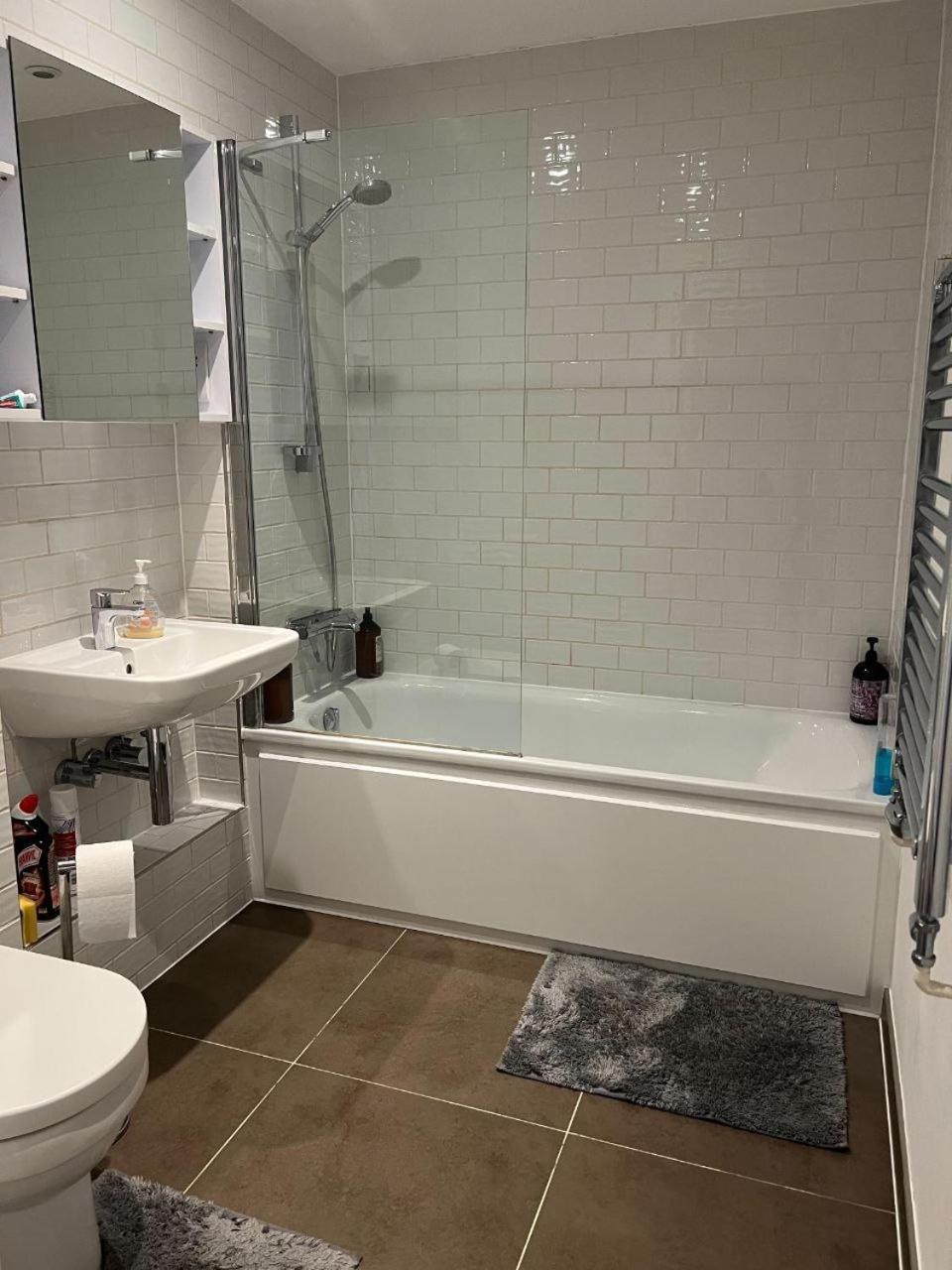 Lovely 1bed Flat 10mins To Canary Wharf & Parking Appartamento *