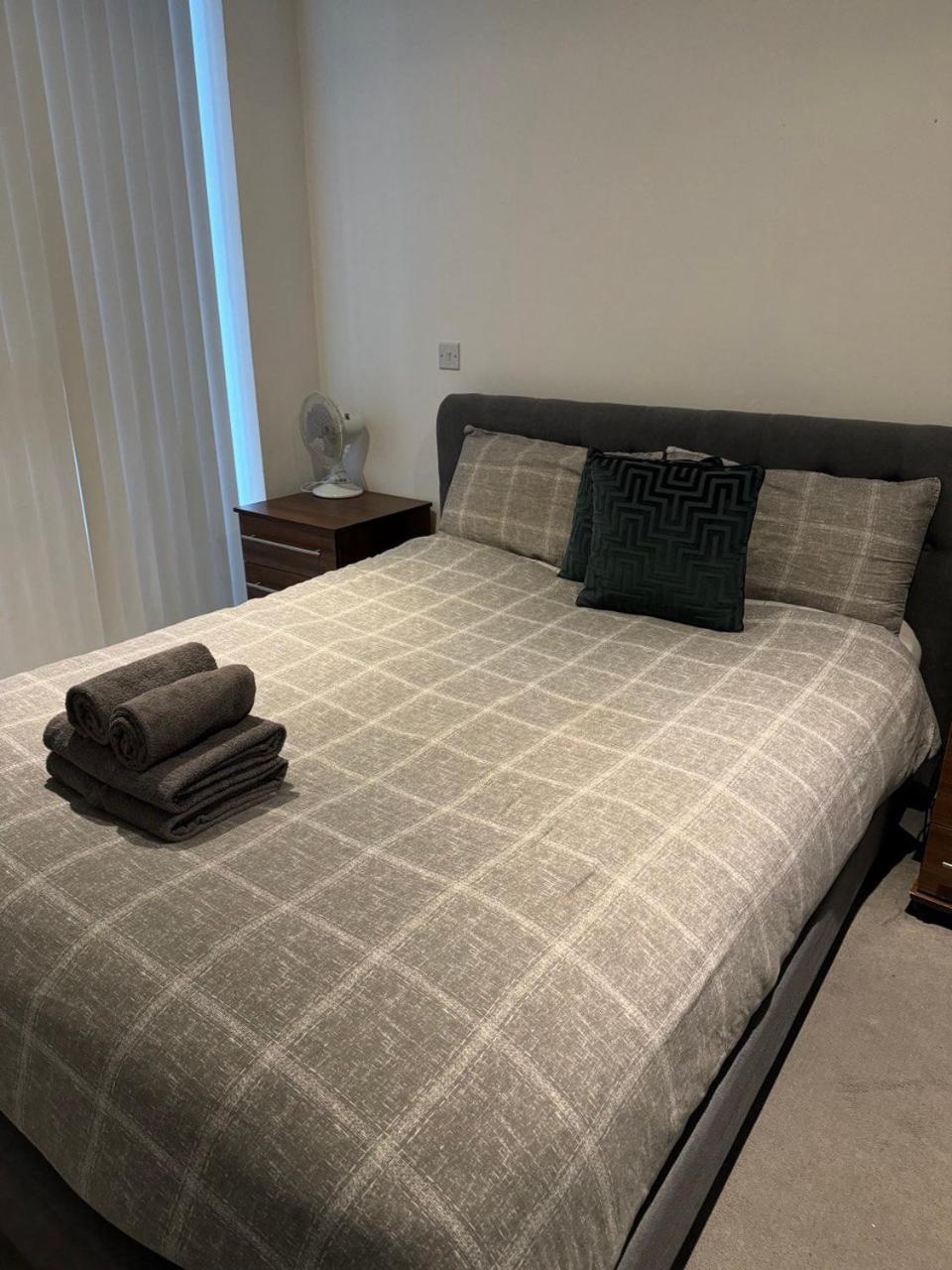 Lovely 1bed Flat 10mins To Canary Wharf & Parking Appartamento *